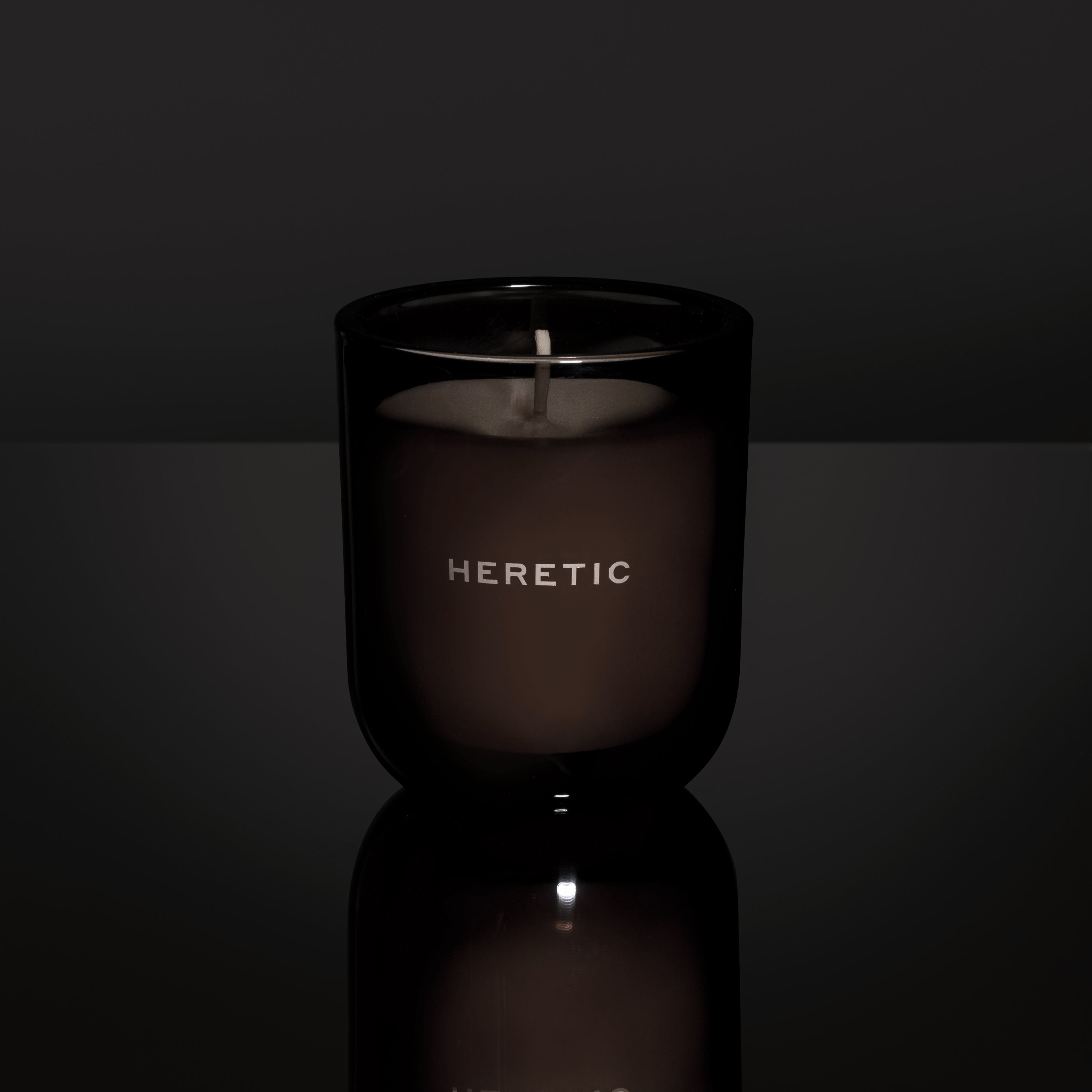 Heretic Parfum-Dirty Vanilla Candle-Home-Candle-2025-black-The Detox Market | 